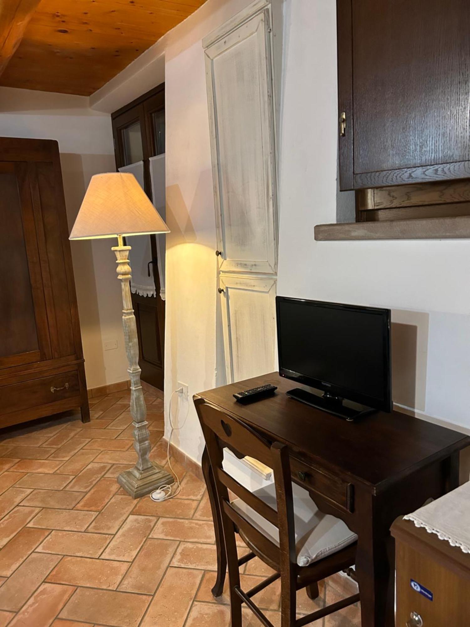 Al Castello Hotel Tavullia Kültér fotó